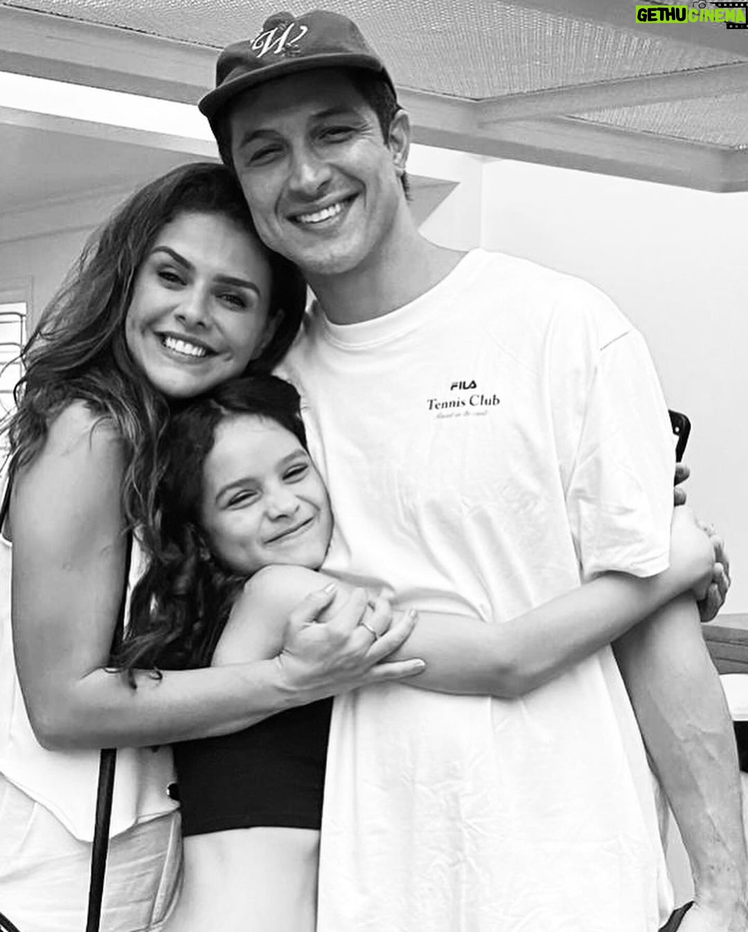 Paloma Bernardi Instagram - Porque tudo por aqui foi sobre ser e confiar! E “por um fio” eu me vi ali, em estado presente, apenas s e n d o e c o n f i a n d o ! ✨Obrigada equipe e elenco por tudo…certeza que está nascendo um projeto lindo e sou feliz por minimamente fazer parte! Obrigada @davidschurmann pelo convite, pelo seu olhar, pela nossa troca!!! Pra você sempre o meu SIM!! É só você falar VEM e vamos juntos •••> 🎬🌍 #OthonBarros @romuloestrela @brunogagliasso @dudagalvaoficial #PUF #PorUmFio #BackStage #Cinema #Bastidores #CinemaBrasileiro #MinhaArte #VidaDeAtriz #CinemaNacional #resistencia @luizbolognesi66 @rubiprodutora @addcasting São Paulo, Brazil