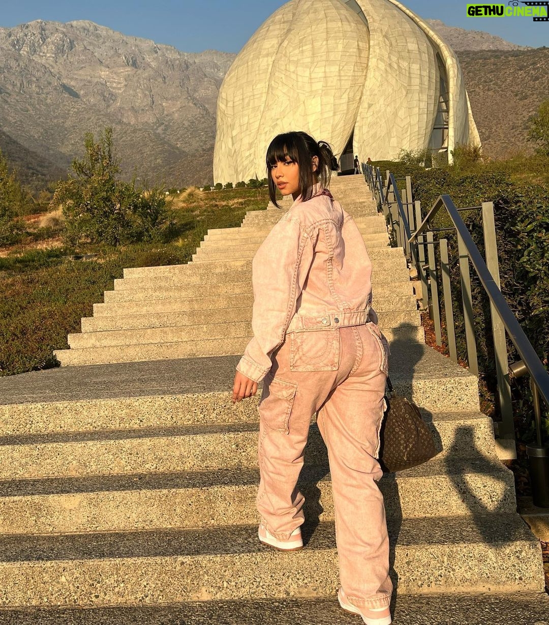 Paloma Mami Instagram - Combina toa rosa’ como hello kitty 🎀