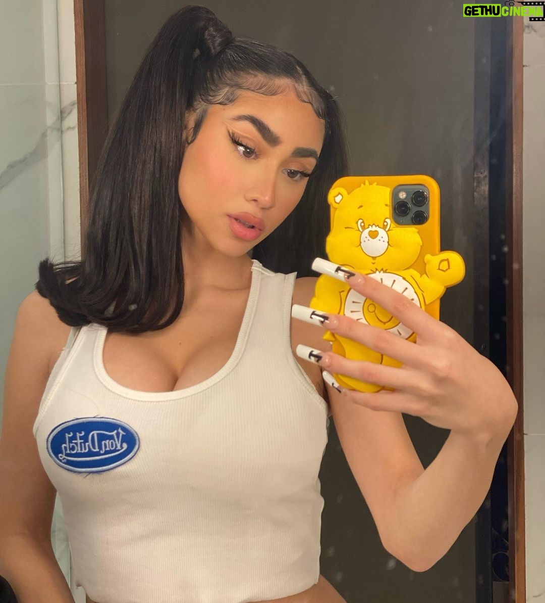 Paloma Mami Instagram - Mi fantasía es cumplir la tuya