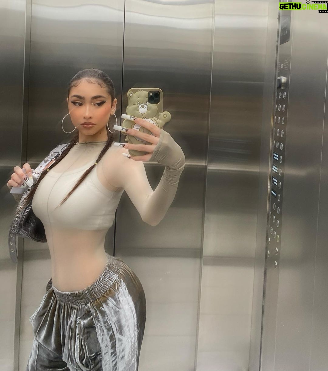 Paloma Mami Instagram - TΓΊ estrellita fugaz π«π€β¨π Monterrey, Nuevo Leon, Mexico