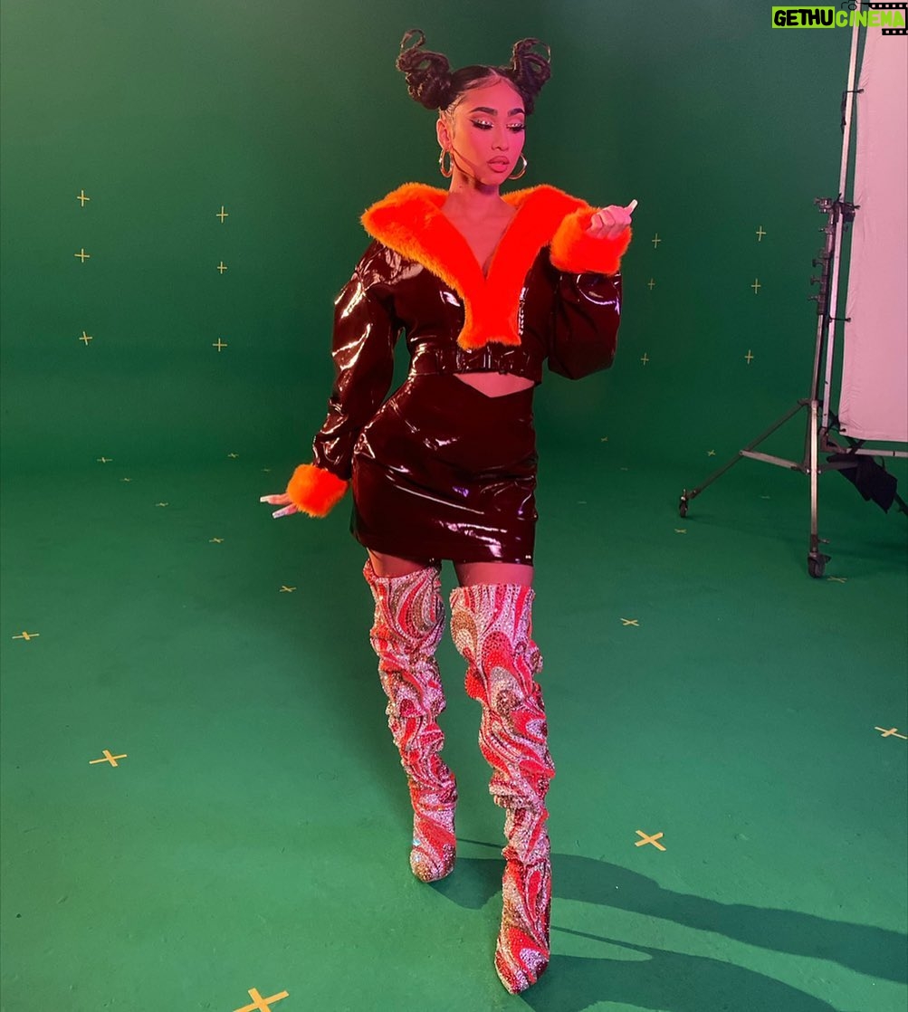 Paloma Mami Instagram - Oliii 💅💅💅 VIDEO OFICIAL DE QUE LO QUE SALE MARTES ‼️‼️ @majorlazer