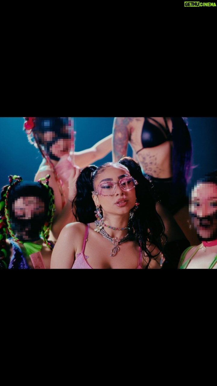 Paloma Mami Instagram - DOSiS 💸🍬🍭 @marcianeke @ithannewyork TO LXS COSHIN@S VAYAN PA YOUTUBE😋