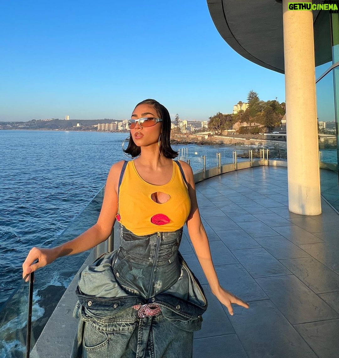 Paloma Mami Instagram - BENDECIDA DE ESTAR AQUÍIII ☀️💫🏝 Viña del Mar, Quinta Región