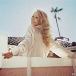 Pamela Anderson Instagram - My heart has been warmed by all of you. I see every one of your messages. With love, we are stronger together. Xo Pamela 🤍