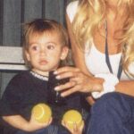 Pamela Anderson Instagram - This holiday season, I’m fortunate - A blessing, to be able to reflect in truth, gratitude and joy… The love…and pride I feel - as a mother to the sweetest Brandon and Dylan. There have been many ups and downs And they have proved time again their resilience and strength My love story is not complete without them. 🤍 It feels good to think happy thoughts What are you grateful for?