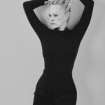 Pamela Anderson Instagram - Babaton by @aritzia 🤍 #aritziapartner