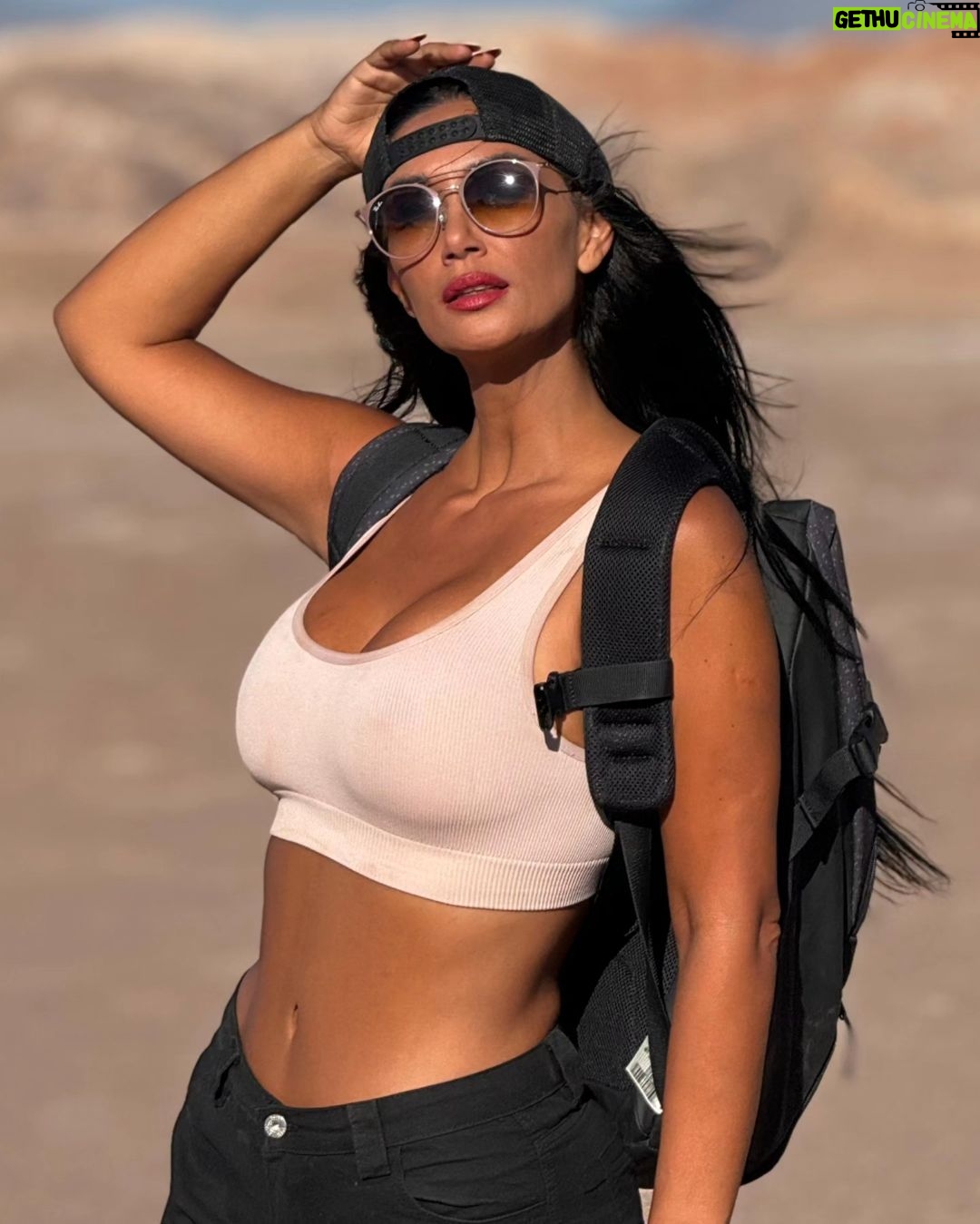 Pamela Díaz Instagram - Hace unos días en San Pedro de Atacama 🌵🌅 con @rexonacl y ustedes People,Q prefieren el sur o el norte ?👀. 📷 : @derekfernandez .