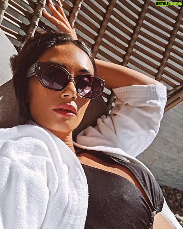 Pamela DÃaz Instagram - Como necesitaba estar asi 😎 😉. Buen martes People 💋