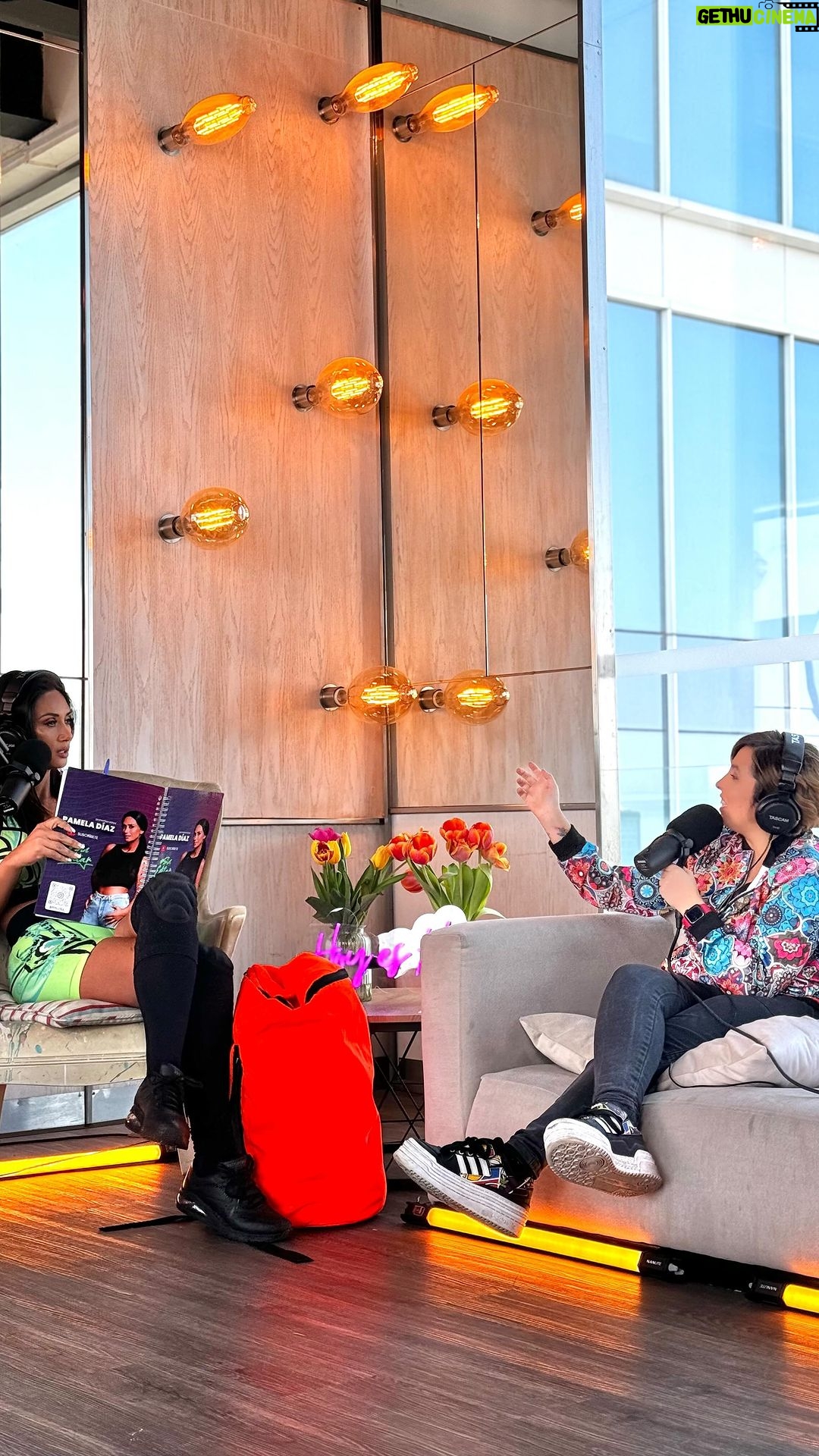 Pamela Díaz Instagram - Peopleee hoy 18:00 horas vuelve Hoy es hoy junto a @chiquiaguayo 🙌🏼🤣 No se pierdan este capítulo en Spotify y Apple Podcast 🎧🎶