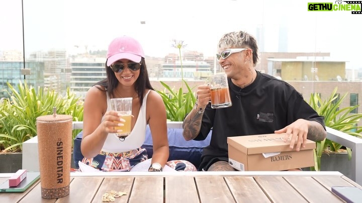 Pamela Díaz Instagram - Peopleeee!!! Hoy a las 20hrs tenemos nuevo #SinEditar con @nicosolabarrieta7 jajajajja 🤣 Gracias: @bamers.cl @juegaenlineachile @noihotels Recuerden people, todos los miércoles y domingos nuevos videos en Youtubeee ✨ Y se vienen cositas peopleee! Atentos 😱
