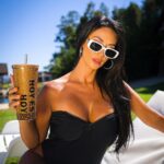 Pamela Díaz Instagram - Peopleee ya están disponibles mis vasos HOY ES HOY ➡️ Encuéntralos en fierasbypameladiaz.com @fieras.by.pamela 📸 @derekfernandez