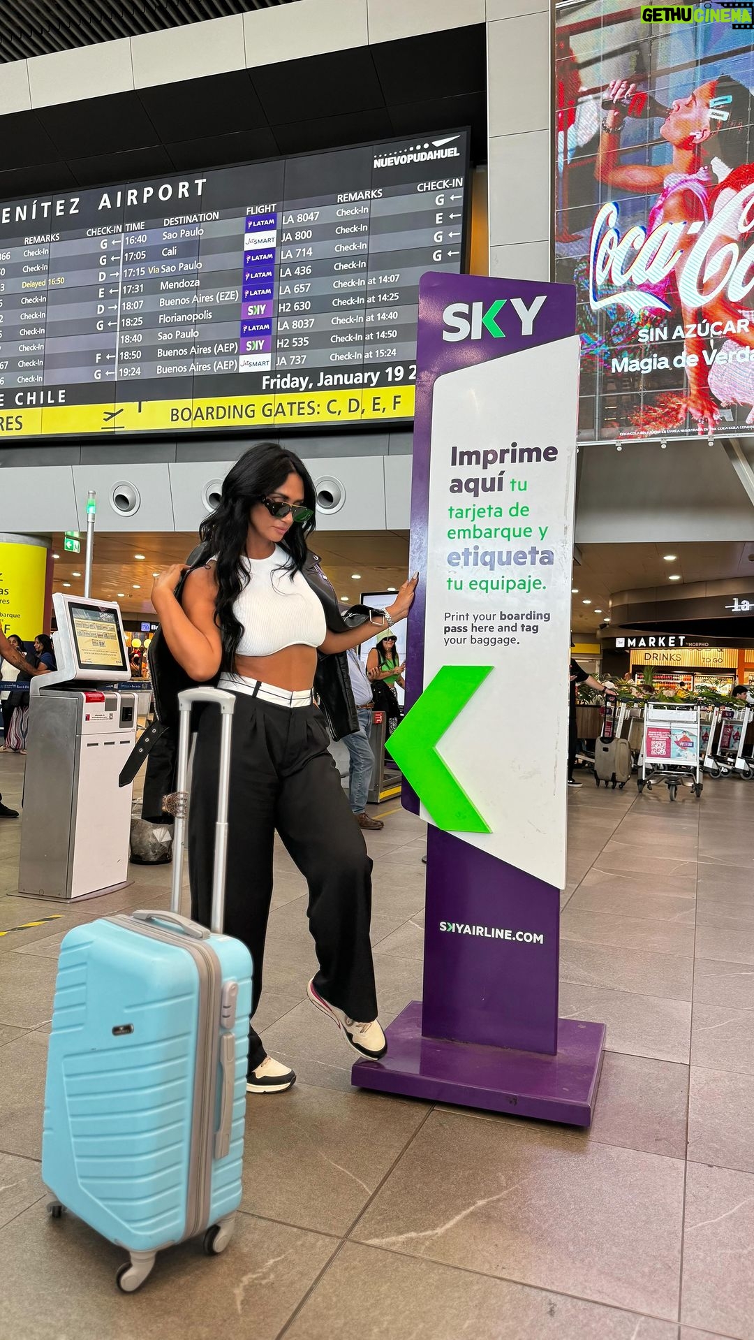 Pamela Díaz Instagram - Peopleeee!!! Vinimos a Perú 🇵🇪 con @skyairline a ver a @ricky_martin !!! Lo pasamos increíble 🙌🏼🙌🏼