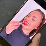 Paola Locatelli Instagram - Shade of red #RougeDior @diorbeauty @diorbeautylovers 💋 publicité