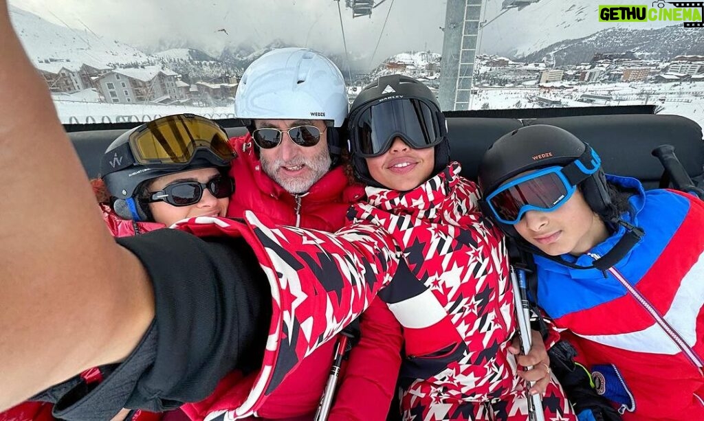 Paola Locatelli Instagram - une affaire de famille 💘 L'Alpe-d'Huez