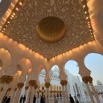 Paola Locatelli Instagram - la beauté de cet endroit @visitabudhabi #InAbuDhabi invitation Mosquée Cheikh Zayed
