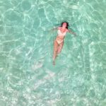 Paolla Oliveira Instagram - Onda do mar, só quero…🩵 @ahmed.kudex @luxsouthari @luxresorts @beabrand_marketing @manoelcalmon @smporai Maldivas
