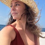 Paolla Oliveira Instagram - Mergulho com emoção na imensidão do mar das Maldivas (@diogonogueira_oficial foi o segurança particular do tubarão baleia 😂💙) @ahmed.kudex @luxsouthari @luxresorts @beabrand_marketing @manoelcalmon @smporai