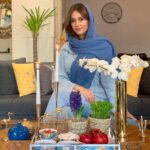 Parinaz Izadyar Instagram - آرامش ، تن سالم و خنده از ته دل براتون آرزو میکنم ... سال نو مبارک 🍎 #در_خانه_بمانیم #قرنطینه #نوروز۹۹ ‌