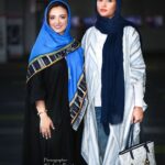 Parinaz Izadyar Instagram - ۲۸ تیرماه پیوندی میان سینما و نابینایان است‎ . استقبال فوق العاده از اولین گردهمایی سوینا ( سینمای ویژه نابینایان) با اکران فیلم «سرخ پوست» که روز گذشته با حضور بیش از ٢٥٠ نفر نابينا در پردیس سینمایی چهارسو برگزار شد. . ‏‎این رویداد که برای نخستین بار در ایران اتفاق افتاد، به همت گلاره عباسی موسس«سوینا» (سینمای ویژه نابینایان) و با حضور پری ناز ایزدیار، نیما جاویدی، پوریا عالمی، سمیرا حسن پور، مهدی رحمانی و فرشاد آذرنیا برگزار شد. . ‏‎در این اکران، حبیب رضایی بازیگر فیلم «سرخ پوست» به صورت زنده گفتارهای صوتی مورد نظر را همزمان با پخش فیلم برای دریافته نابینایان گرانقدر بازگو‌ کرد که برای حاضرین تجربه بسیارموفق و تاثیرگذاری بودو نابينايان اين اتفاق را از طريق سايت رسانه ای بصورت اينترنتی برای سراسر كشور بطور مستقيم پوشش خبری دادند که بسیار مورد توجه قرار گرفت. . نکته قابل توجه این اکران استقبال فوق العاده نابینایان عزیز و خانواده هایشان از کل مراسم بود و آنها این اکران را آغاز پیوندی میان سینما و نابینایان دانستند. ‏‎سوینا (سینمای ویژه نابینان) تصمیم دارد هرماه در ‏‎پردیس چارسو یکی از فیلم های روز اکران شده را برای هموطنان نابینا با همین روش ویژه و با هماهنگی عوامل فیلمها،به نمایش گذارد. . ‏‎عکس / شهپر آرمات