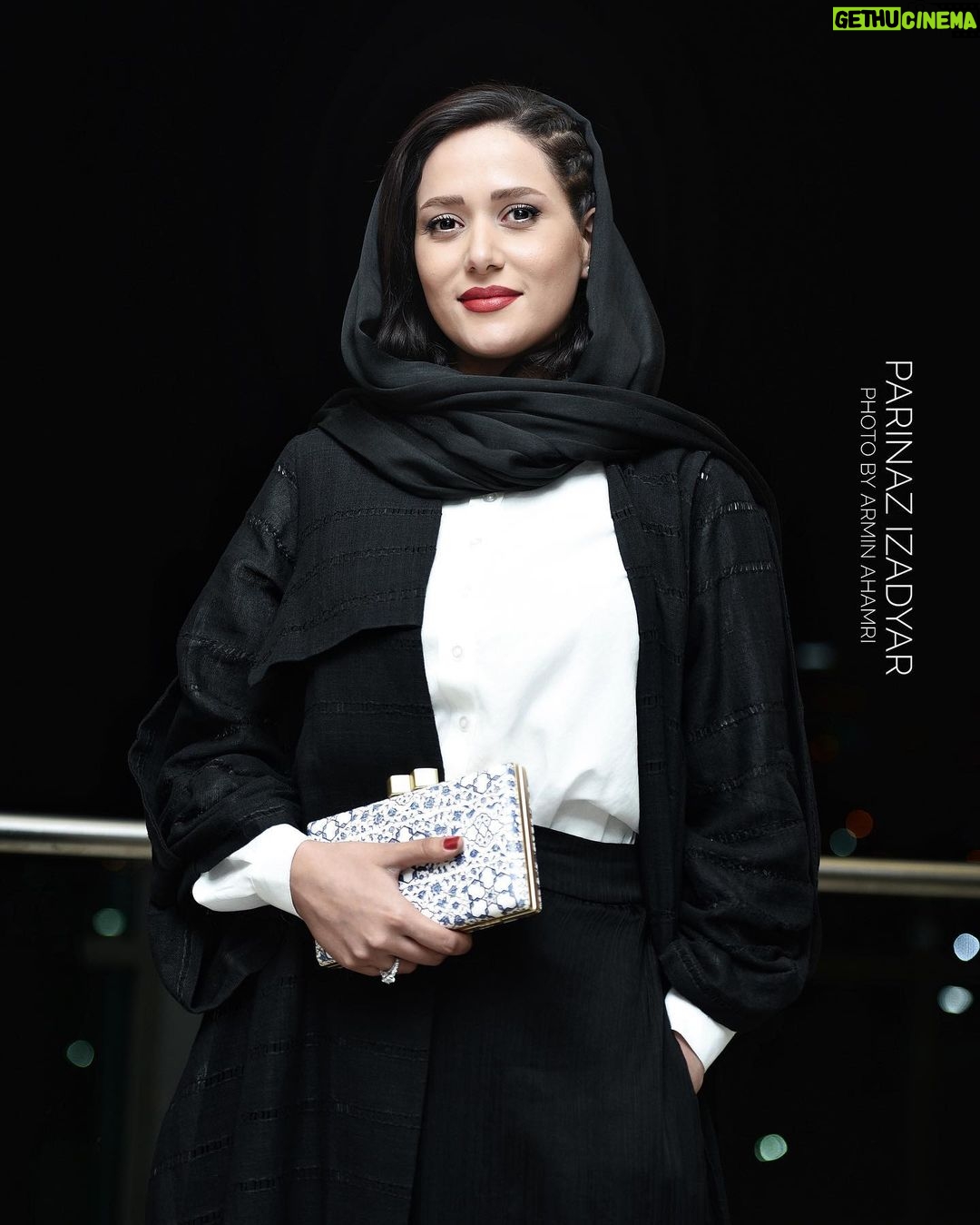 Parinaz Izadyar - 250.7K Likes - بيست و يكمين جشن خانه سينما
makeup 💄 @saye_gholami
عكاسان عزيز روى عكسها تگ شدن 📷