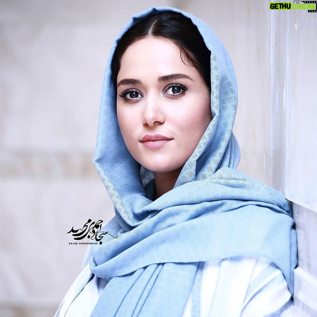 Parinaz Izadyar Instagram - سومين اكران مردمى #سرخپوست در پرديس سينمايى اكسين آمل 💙 عكس : @sajad.ahmadimajd