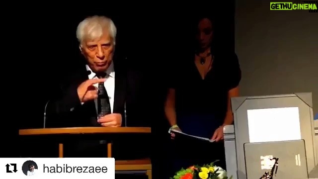 Parinaz Izadyar Instagram - #Repost @habibrezaee with @get_repost ・・・ پنجم دی ،تنها بهانه ای است برای برپا ایستادن به افتخارِ حضور و‌بودنتان بهرام خان بیضایی.مدیون شماییم. و تا عمر تاریخ ، به هم عصر بودن با شما مفتخر و البته،حسرت بیشتر از این که،چقدر قدر نادیده مانده است این گنج وجودتان...سایه و نفستان مستدام و پابرجا.این مرز و بوم چشم به راه شماست. *ویدئو از: dialoguenews