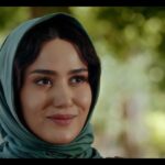 Parinaz Izadyar Instagram - 👸🏻 همه عمر برندارم سر از این خمار مستی که هنوز من نبودم که تو در دلم نشستی . 🌟 داستان عاشقانه #جیران به کارگردانی حسن فتحی، تهیه‌کنندگی اسماعیل عفیفه و نویسندگی احسان جوانمرد و حسن فتحی، یک شنبه ۲۴ بهمن ماه، روایت می‌شود. . 💥 قسمت نخست، یکشنبه، ۲۴ بهمن ماه، ساعت ۸ صبح، اختصاصی از #فیلیمو . طراحی و ساخت تیزر: حمید نجفی‌راد . ‏@filimocom ‏@jeyranseries_official @hamidnajafirad