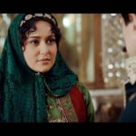 Parinaz Izadyar Instagram - 🔺کپشن این پست اشتباه بود که اصلاح شد «تو را به جای همه کسانی که دوست نداشته‌ام دوست می‌دارم/ تو را به خاطر دوست داشتن دوست می‌دارم» . 🌟 از پس مدار صفر درجه، شب دهم، شهرزاد، زمانه، میوه ممنوعه و همه خاطره‌هایی که برای ما ساخته، حالا #حسن_فتحی با «#جیران» یک عاشقانه دیگر را روایت می‌کند. . باز... «دوستت دارم و این پایان همه بهانه‌هاست» ❤️ . @filimocom @jeyranseries_official @filimocom @jeyranseries_official