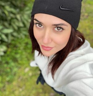 Parinaz Izadyar Instagram - 🍃