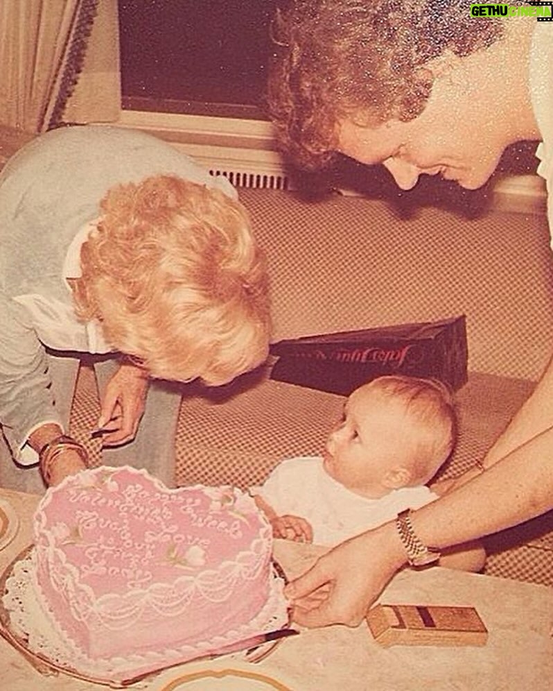 Paris Hilton Instagram - My baby girl London’s middle name is Marilyn, in honor of my beautiful grandmother 💞 I’ve carried a piece of her in my heart ever since she passed, and now it feels like I have a piece of her with me in my little girl 😇💖🥺