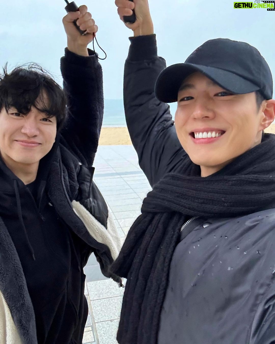 Park Bo-gum Instagram - 따뜻했던 부산 여행🧳 #뮤지컬_렛미플라이 Busan Cultural Center - 부산문화회관 중극장
