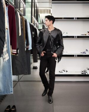 Park Bo-gum Instagram - A MOMENT FROM MY LAYOVER IN TOKYO OMOTESANDO

#CELINE #CELINEBYHEDISLIMANE #BOGUMXCELINE