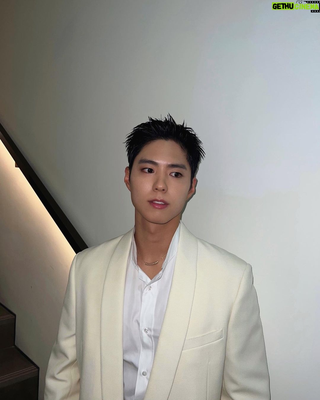 Park Bo-gum Instagram - Beautiful Wonderlanders🎆 Paradise City Plaza