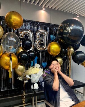 Park Bo-gum Instagram - 저의 생일을 축하해주신 모든 분들, 진심으로 감사합니다💛