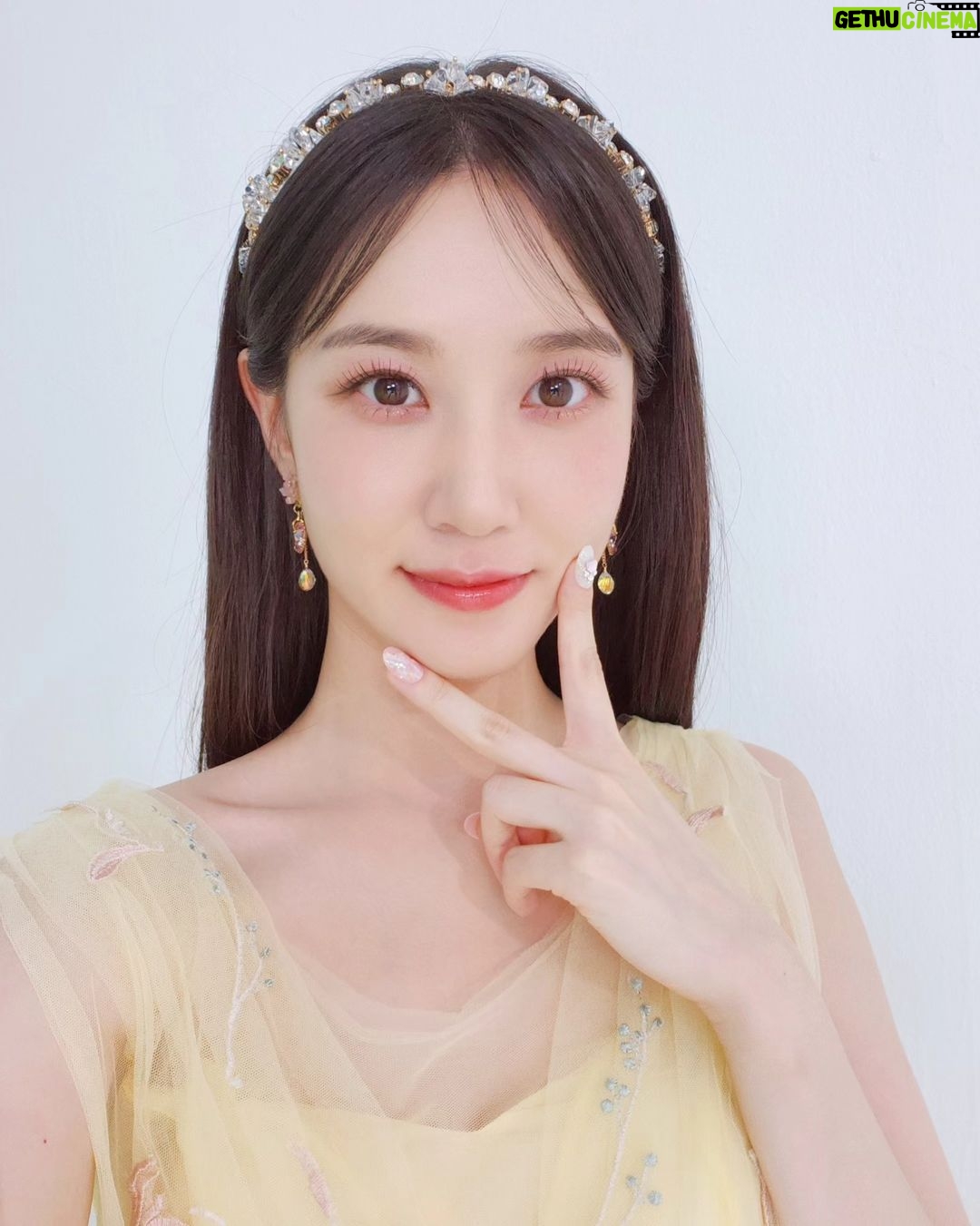 Park Eun-bin Instagram - 🎼4회 보는 날🌊 잠시 후 9시 20분 #무인도의디바 시청해주세용🩵💚💙