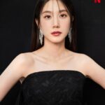 Park Eun-bin Instagram - 🎼D-1 #무인도의디바 내일 밤 9시20분, 드디어 첫 방송합니다🧤 @tvn_drama @netflixkr 💙❤️🖤