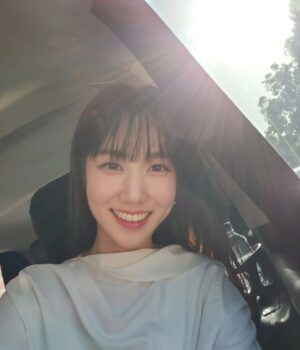 Park Eun-bin Instagram - 저는 오늘 대만에서 #무인도의디바 7회 볼 겁니다☺️🫶 in Taipei📺 잠시 후 9시20분에 본방사수 부탁드려용😘❣️