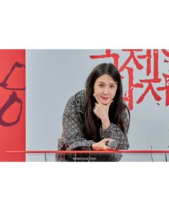 Park Eun-bin Instagram - #231004 10월을 보내며 기억하고, 기록합니다📖 제 28회 #부산국제영화제 개막식 단독 사회를 맡게 되어 아름다운 밤을 보냈습니다🎇 함께 해주신 많은 분들께 감사합니다🩵💙