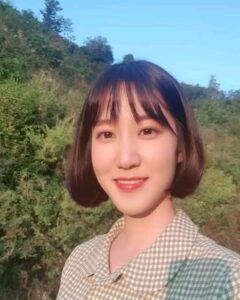 Park Eun-bin Instagram - 2019년에 촬영했던 영화🎬 #1947보스톤 이 상영중입니다🍿 추석 연휴 편안히, 즐겁게, 극장에서 #옥림 과 힘차게 보내요🫂 😁👍