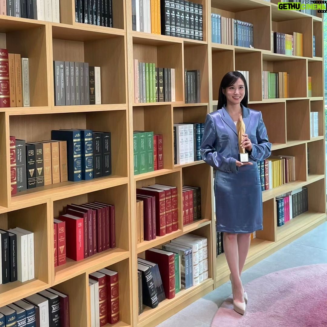 Park Eun-bin Instagram - 🏆트로피 전달 받고, 인터뷰 하고 왔습니다🤗 ✨️