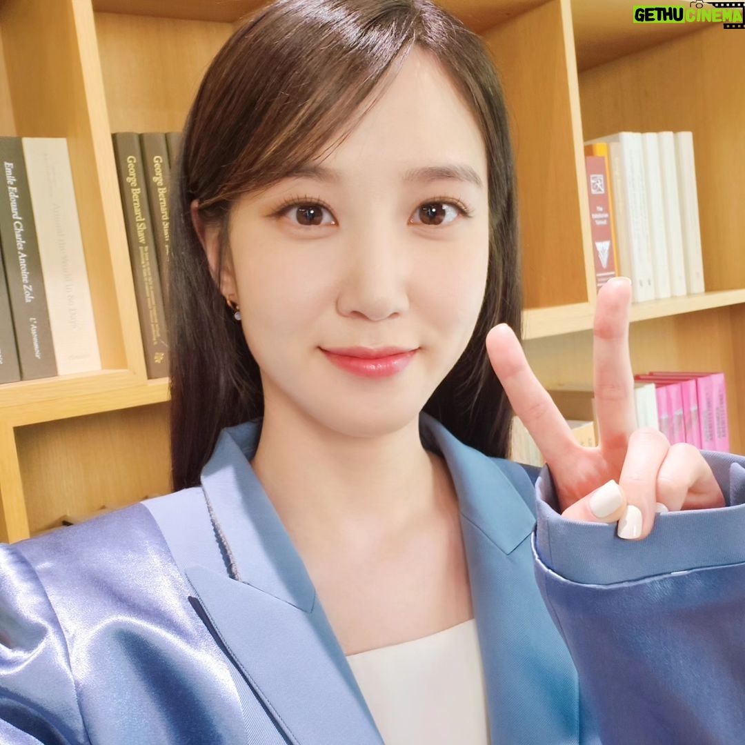 Park Eun-bin Instagram - 🏆트로피 전달 받고, 인터뷰 하고 왔습니다🤗 ✨️