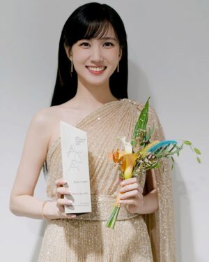Park Eun-bin Instagram - 2022 ASIA CONTENTS AWARDS #ACA 에서 #BestActor 상을 받았습니다🏆 #이상한변호사우영우 를 사랑해주시고 특별한 순간들을 함께 해주신 우리나라 시청자분들과 아시아 전역을 넘어 전세계 시청자분들께 다시 한 번 진심으로 감사드립니다🙏❤️