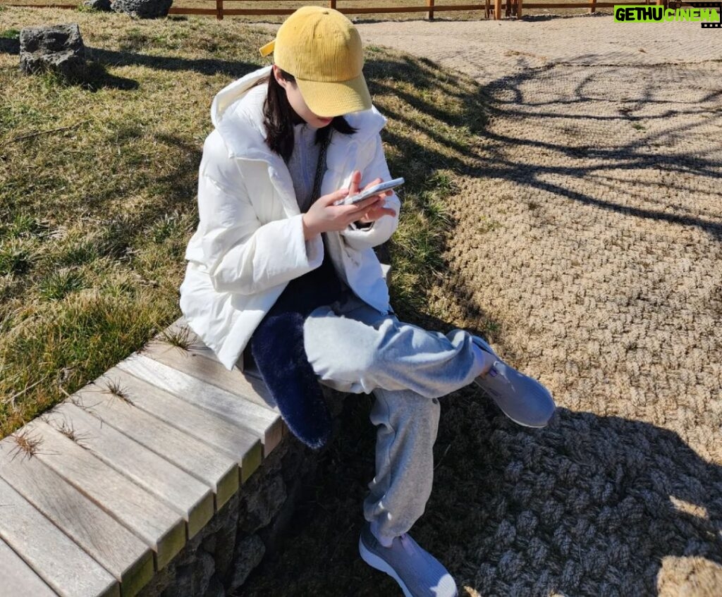 Park Eun-bin Instagram - #광고 #스케쳐스 와 함께하는 요즘🏃‍♀️🩵💙 #SKECHERS 👣🤸‍♀️🫶