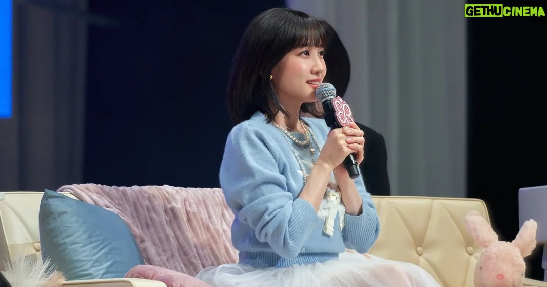 Park Eun-bin Instagram - #은빈노트_빈칸 2022 Asia Fan Meeting Tour 🔚✨️ #EUNBINNOTE_BINKAN in Tokyo 🐇 #20221119 💌 아시아 투어와 함께 2022년을 마무리합니다🧤✨️ 이렇게 빈칸을 채워주시기 위해 각국 각지에서 모여주셨던 많은 분들께 감사 인사 드립니다🙇♀️❤️ 비어있는 공간이 빛나는 공간으로 확실히 채워진 것을 보고, 듣고, 느끼고, 참 행복한 여정이었습니다. 우리가 함께했던 시간...🌟 지나고 다시 추억할 때 분명 '함께' 행복했다고, 그때그때 서로에게 집중했던 소중한 순간들을 꼭 좋은 기억으로 간직할 수 있기를 바랍니다🙏🌕🐇 최선을 다해 빈칸을 아름답게 꾸며주셨던 모든 분들께 감사합니다🙇♀️💋 덕분에 무사히, 행복 가득히 마무리하고 2023년으로 나아갑니다🏃♀️❤️🔥 2022년을 특별하게 보낼 수 있게 해주셨던 이 세상의 사랑 가득한 많은 분들께도 정말 고맙습니다!🙇♀️💕 2023년, 모두모두 건강 잘 챙기시고 웃는 일이 가득한 새해 보내시길 소망합니다🙏 새해 복 많이 받으세요!!!🐰✨️ I'm so grateful for your support and love this year. I wish you all the best in 2023!🥰🍀 #HappyNewYear 🎉