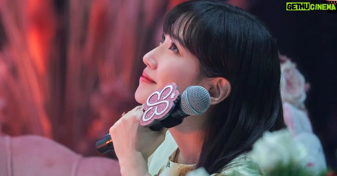 Park Eun-bin Instagram - #은빈노트_빈칸 2022 Asia Fan Meeting Tour 🔚✨️ #EUNBINNOTE_BINKAN in Bangkok 🐇 #20221105 💌 아시아 투어와 함께 2022년을 마무리합니다🧤✨️ 이렇게 빈칸을 채워주시기 위해 각국 각지에서 모여주셨던 많은 분들께 감사 인사 드립니다🙇♀️❤️ 비어있는 공간이 빛나는 공간으로 확실히 채워진 것을 보고, 듣고, 느끼고, 참 행복한 여정이었습니다. 우리가 함께했던 시간...🌟 지나고 다시 추억할 때 분명 '함께' 행복했다고, 그때그때 서로에게 집중했던 소중한 순간들을 꼭 좋은 기억으로 간직할 수 있기를 바랍니다🙏🌕🐇 최선을 다해 빈칸을 아름답게 꾸며주셨던 모든 분들께 감사합니다🙇♀️💋 덕분에 무사히, 행복 가득히 마무리하고 2023년으로 나아갑니다🏃♀️❤️🔥 2022년을 특별하게 보낼 수 있게 해주셨던 이 세상의 사랑 가득한 많은 분들께도 정말 고맙습니다!🙇♀️💕 2023년, 모두모두 건강 잘 챙기시고 웃는 일이 가득한 새해 보내시길 소망합니다🙏 새해 복 많이 받으세요!!!🐰✨️ I'm so grateful for your support and love this year. I wish you all the best in 2023!🥰🍀 #HappyNewYear 🎉