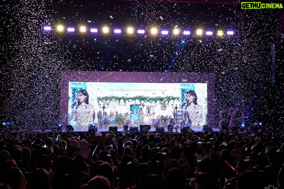 Park Eun-bin Instagram - #은빈노트_빈칸 2022 Asia Fan Meeting Tour 🔚✨️ #EUNBINNOTE_BINKAN in Manila 🐇 #20221023 💌 아시아 투어와 함께 2022년을 마무리합니다🧤✨️ 이렇게 빈칸을 채워주시기 위해 각국 각지에서 모여주셨던 많은 분들께 감사 인사 드립니다🙇♀️❤️ 비어있는 공간이 빛나는 공간으로 확실히 채워진 것을 보고, 듣고, 느끼고, 참 행복한 여정이었습니다. 우리가 함께했던 시간...🌟 지나고 다시 추억할 때 분명 '함께' 행복했다고, 그때그때 서로에게 집중했던 소중한 순간들을 꼭 좋은 기억으로 간직할 수 있기를 바랍니다🙏🌕🐇 최선을 다해 빈칸을 아름답게 꾸며주셨던 모든 분들께 감사합니다🙇♀️💋 덕분에 무사히, 행복 가득히 마무리하고 2023년으로 나아갑니다🏃♀️❤️🔥 2022년을 특별하게 보낼 수 있게 해주셨던 이 세상의 사랑 가득한 많은 분들께도 정말 고맙습니다!🙇♀️💕 2023년, 모두모두 건강 잘 챙기시고 웃는 일이 가득한 새해 보내시길 소망합니다🙏 새해 복 많이 받으세요!!!🐰✨️ I'm so grateful for your support and love this year. I wish you all the best in 2023!🥰🍀 #HappyNewYear 🎉