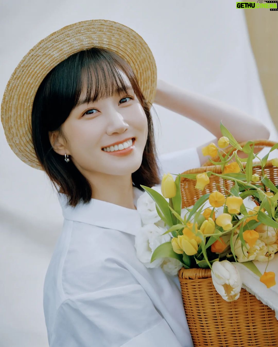 Park Eun-bin Instagram - 🌻PARK EUN BIN 2023 SEASON'S GREETINGS🌻 🌟~Everyday a Bright day~🌟