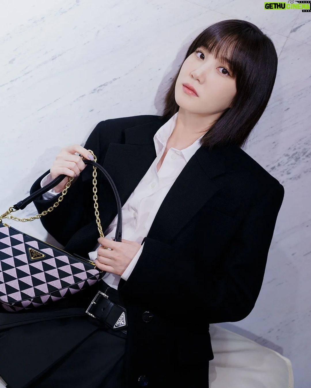 Park Eun-bin Instagram - ππ€ππ€ #κ΄κ³ #PradaSymbole #PradaTriangle @pradaππ€ππ€
