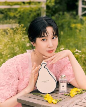 Park Eun-bin Instagram - Park EunBin with Jo Malone London Fragrance.
#EnglishPearAndFreesia #조말론런던 🌼
