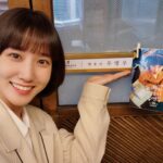 Park Eun-bin Instagram - 살면서 사람을 알아가고 이해하기까지 매번 어떤 특별한 순간들을 겪는 것 같습니다. 저에게 우영우가 그랬고, 영우도 그랬습니다. 우영우월드를 이상하고 별나지만 가치있고 아름답게 만들어주신 모든 분들께 진심으로 감사드립니다. 겁나지만 기꺼이 용기내서 해보는 것. 영우가 걷기로 한 길이자, 영우를 통해 배운 길입니다. 그 길을 박은빈도 함께했던 여정이었어요. 말처럼 쉽진 않겠지만, 뒷걸음질 치고 싶을 때 한 번쯤 영우가 냈던 용기를 떠올리고 싶습니다! 🐳 영우가 자신만의 세계를 확장해나가는 걸 사랑해주셔서 감사합니다. 우영우를 응원해주신 여러분, 모두 오래오래 행복하십시오🙇‍♀️🍀🍀🍀 #이상한변호사우영우 🐋 #ExtraordinaryAttorneyWoo 🐬 #20220629_20220818 #우영우_안녕 💛